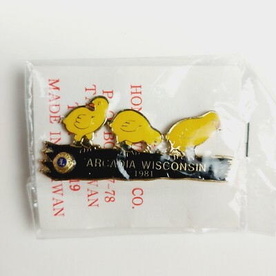 Vintage Arcadia Wisconsin Three Chicks Lions Club Metal Enamel Lapel Pin NOS