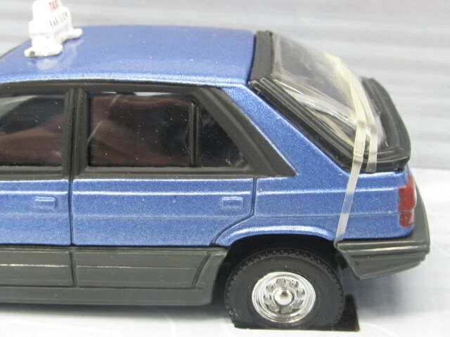 CORGI JAMES BOND 007 SECRET AGENT RENAULT 11 PARISIAN TAXI CAB -A VIEW TO A KILL - Image 4 of 4