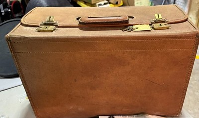 Vintage 1930s PIlots Document Attache case with Jeppesen manuals, Cessna manuals