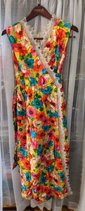 Vintage 1970's floral dress with lace trim hand made Small 32