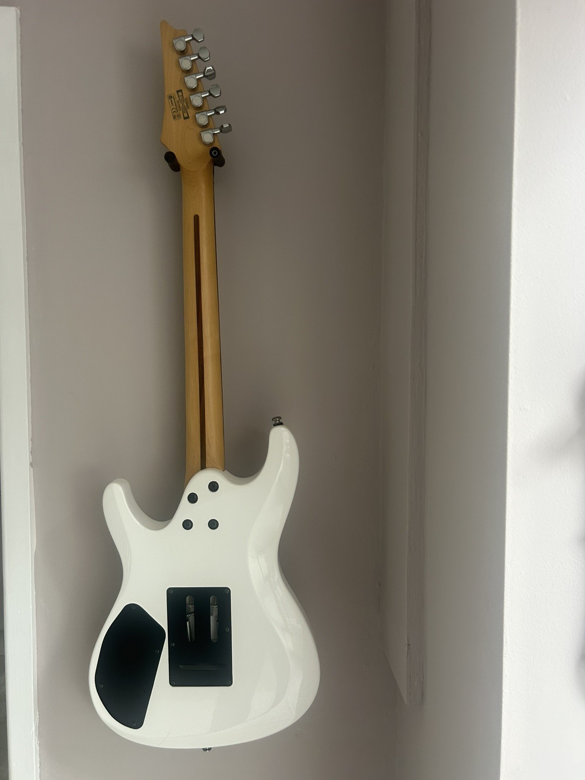 Ibanez GSA60 GSA Series Corpo in Acero Massello Bianco 6 Corde Elettrico, Tremolo foto 4