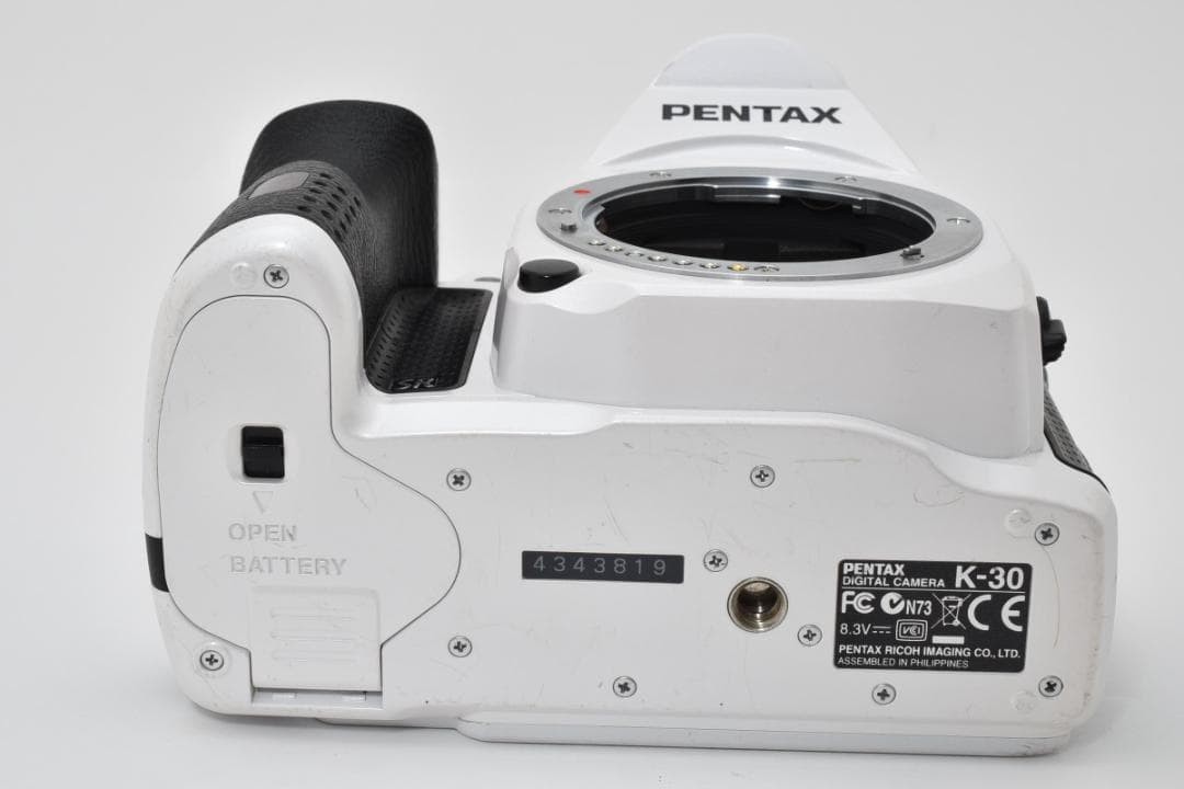 Excellent ] Pentax K-30 16.28 MP Digital SLR Camera White w