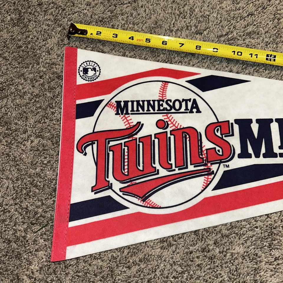 MINNESOTA TWINS  VINTAGE BASEBALL MLB  FELT PENNANT  2/24/24 - Image 2 of 4