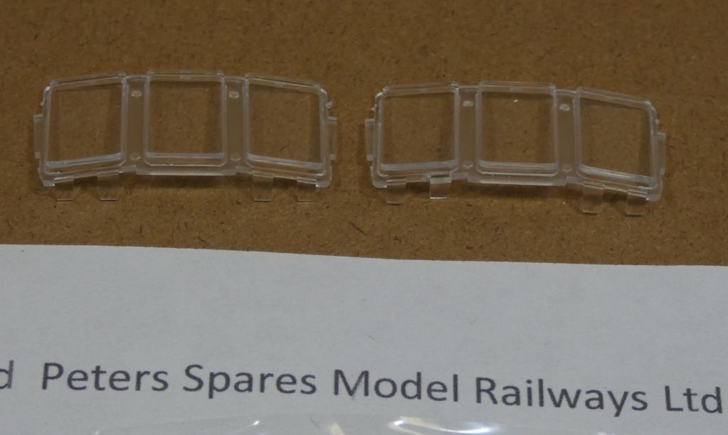 Dapol 113428 Class 121 / 122 OO Gauge Windscreen (Pair)