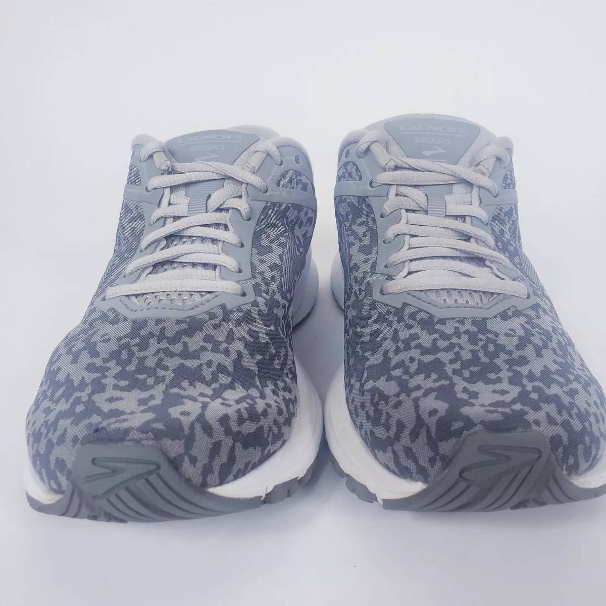 Difference between brooks launch 5 hot sale and 6