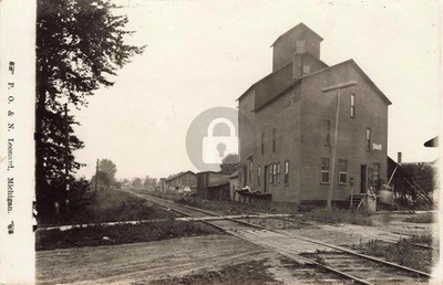 Railroad P. O. & N. Depot, Leonard MI Michigan 1910 RPPC Photo Postcard COPY