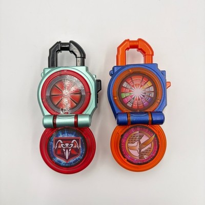 Kamen Rider Gaim DX Lock Seed Taisen Set Showa Heisei Rider Bandai