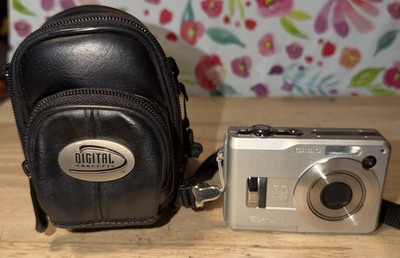 Casio Exilim EX-Z110 6.0MP Digital Camera Silver, Tested Working