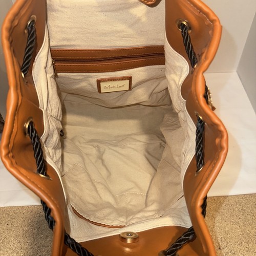 Moda Luxe Malaga Rucksack Kordelzug/Magnetverschluss Veganes Leder EUC - Bild 7 von 11