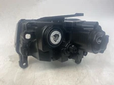 Used Right Headlight Assembly fits: 2014 Jeep Grand cherokee Laredo quad halogen