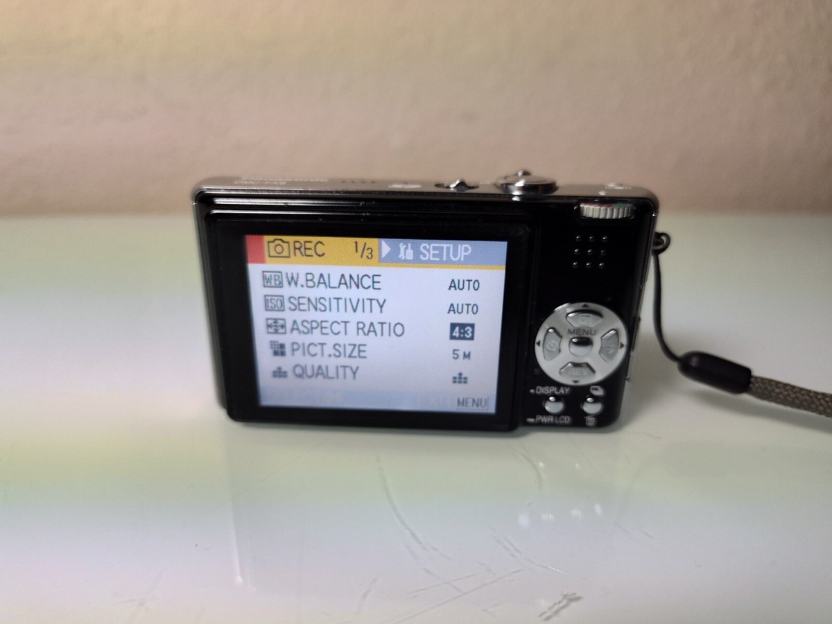 Panasonic DMC-FX8 ブラック Panasonic LUMIX DMC-FX8 5.0MP Digital Camera Black ***READ