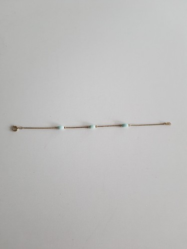 Goldfarbenes Armband ohne Punze