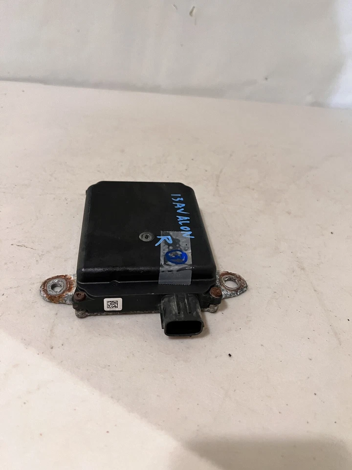 Módulo sensor punto ciego Toyota Avalon 2013-2018 OEM 88162-07011 Foto 2 de 4