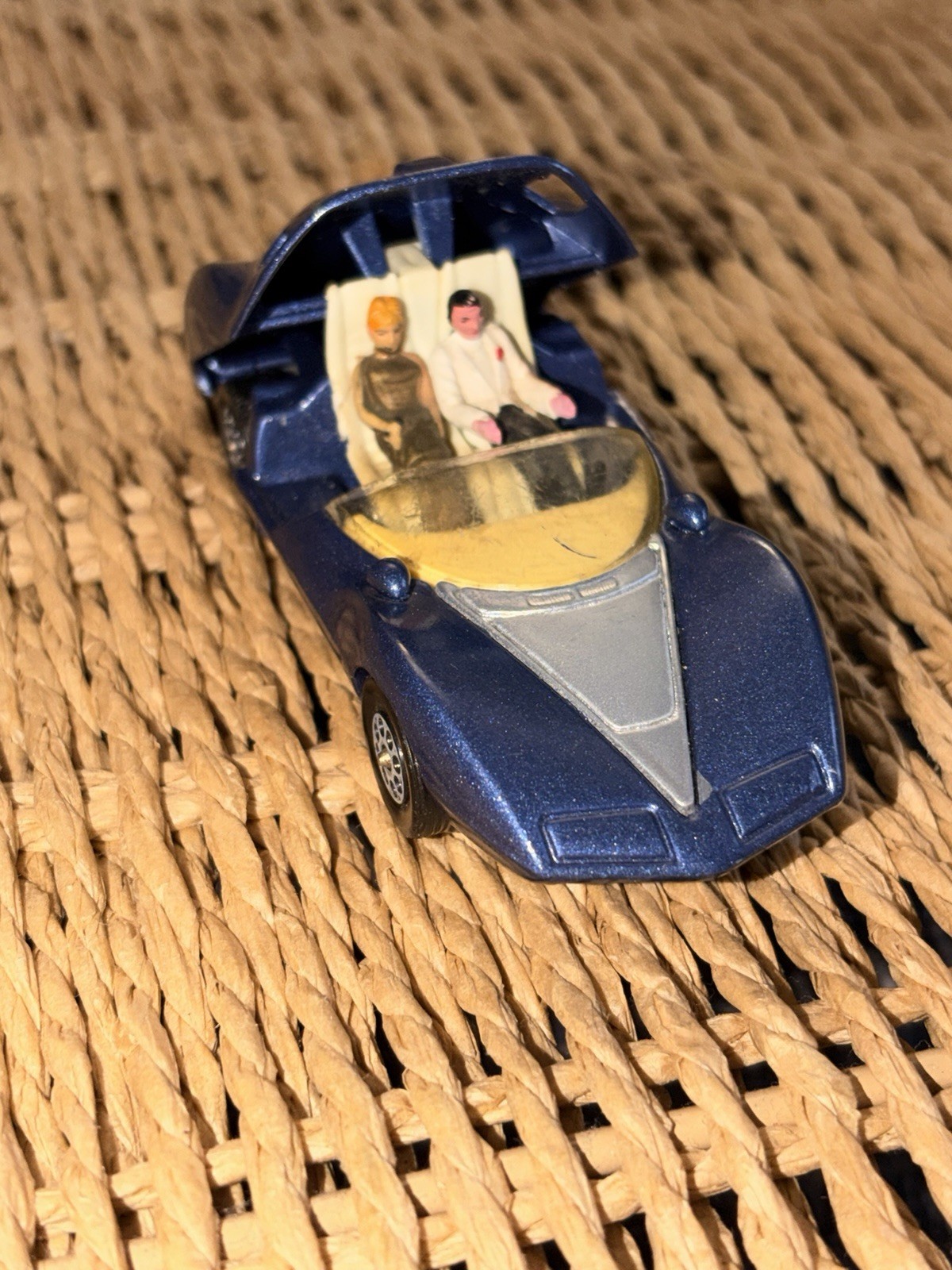 Corgi 347, Chevy Astro 1 Experimental Car - Free Price Guide & Review