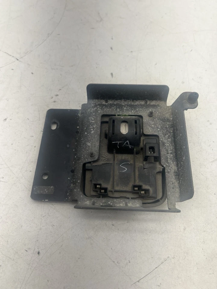 Оригинальный центральный грузовой купольный фонарь для Nissan NV 2500 2012-2020 годов выпуска. - Изображение 4 из 4