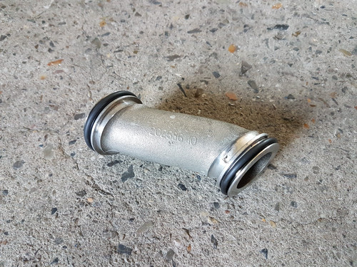 BMW 1er E81 E82 E87 E88 123d N47S Verbindungsrohr Turbolader 7804640