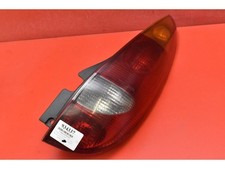 NISSAN ALMERA TINO V10 Rücklicht hinten rechts 2005 28135536