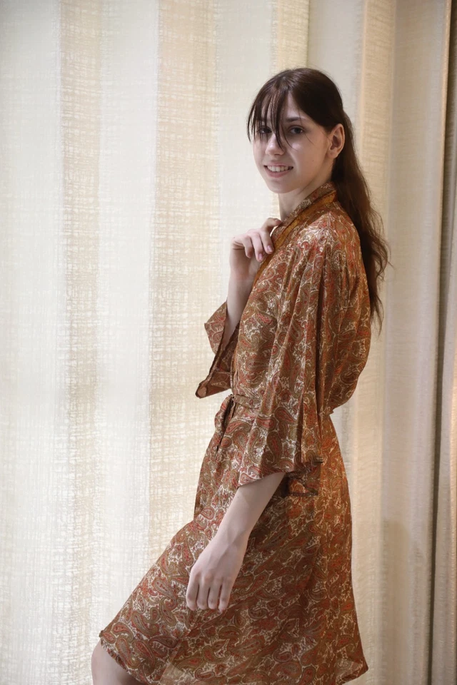 Bata kimono midi de seda pura hasta la rodilla vestido kimono de seda beige PS MKMO2125 Foto 3 de 4