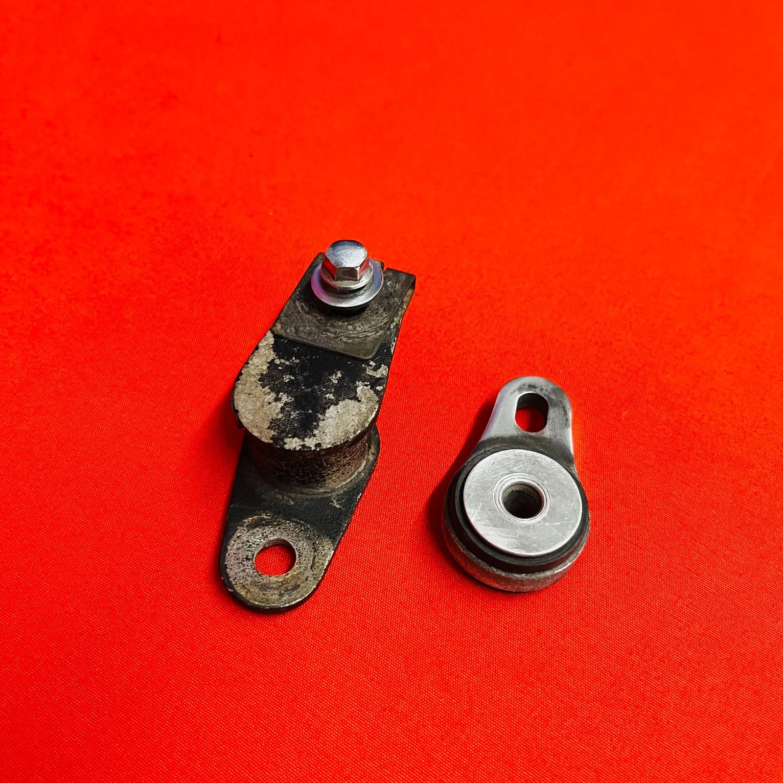 CR125 EXHAUST PIPE MOUNTS BRACKETS HANGER GENUINE OEM HONDA CR 125 R (1998-2007)