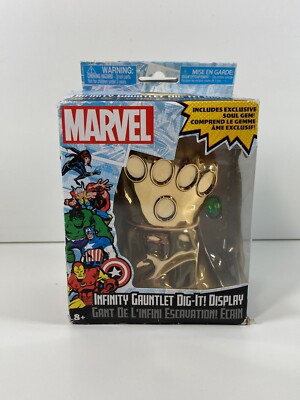 Marvel Infinity Gauntlet Dig-It Display with Soul Gem Green Stone 4''