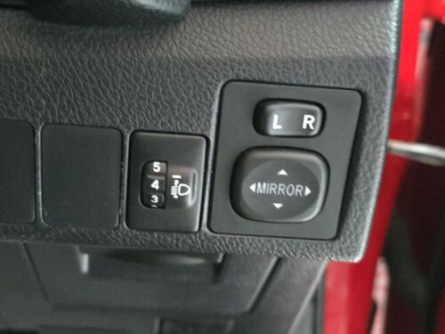2013 Toyota Auris 1.6 V-Matic Icon Euro 5 5dr HATCHBACK Petrol Manual - Picture 23 of 24