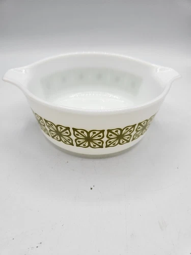 VTG. Pyrex Bowl Verde Autumn Flower Green 1 1/2 PTS.