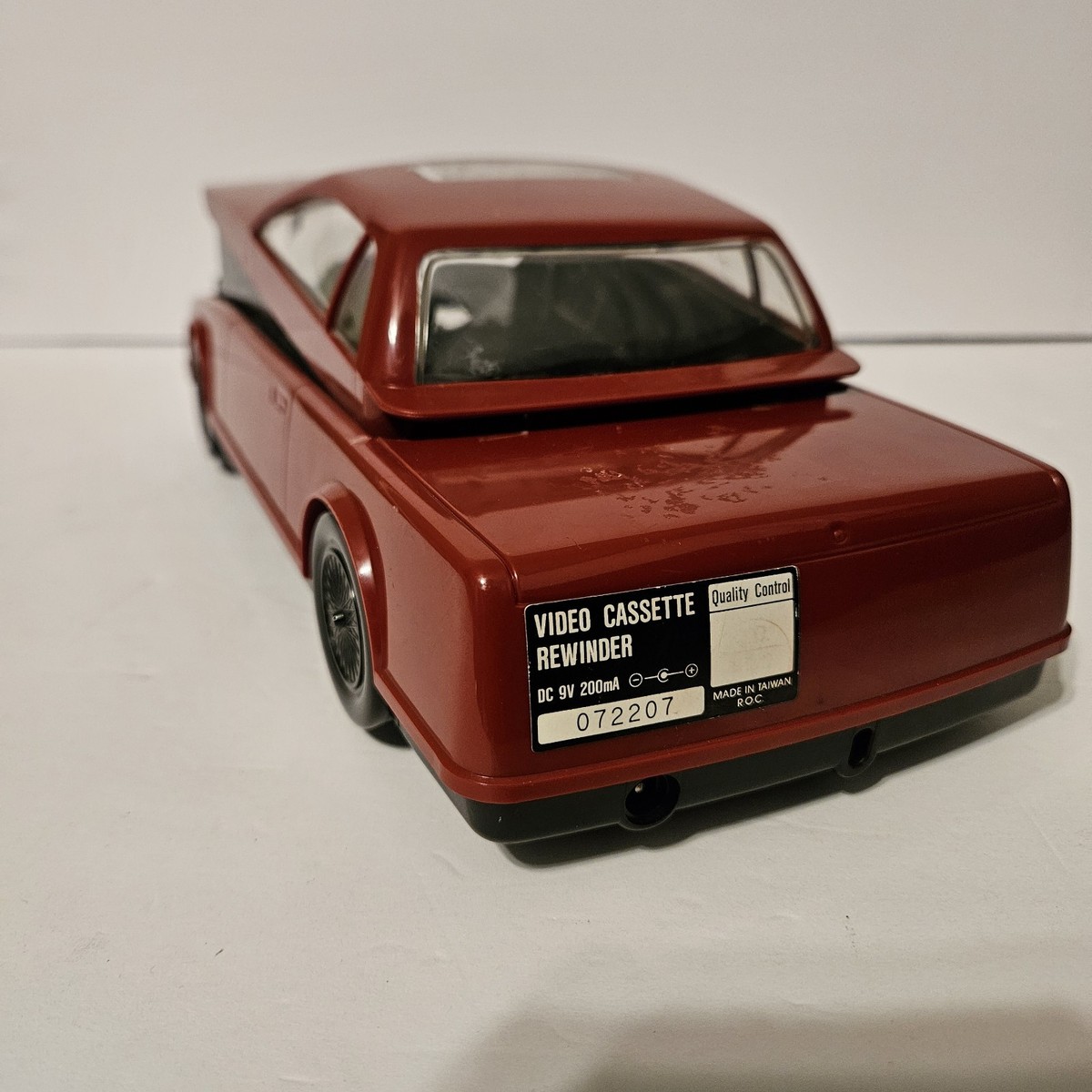 Kinyo Red Sports Car AutoWinder VHS Rewinder VHS Tape Rewind No