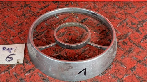 original BMW E10 02 1502 1802 2002 Rücklicht Rückleuchte Rahmen Ring #1