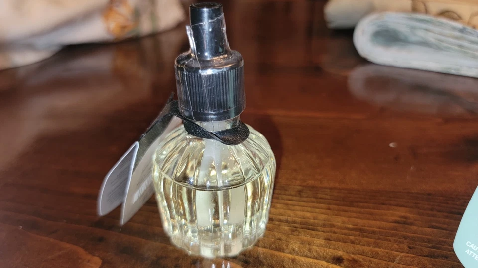 Pier 1 Plug In Diffuser Oil Vintage LINENS   .8 Oz New Sealed ONE Imports FD3 L1 - Image 2 of 2