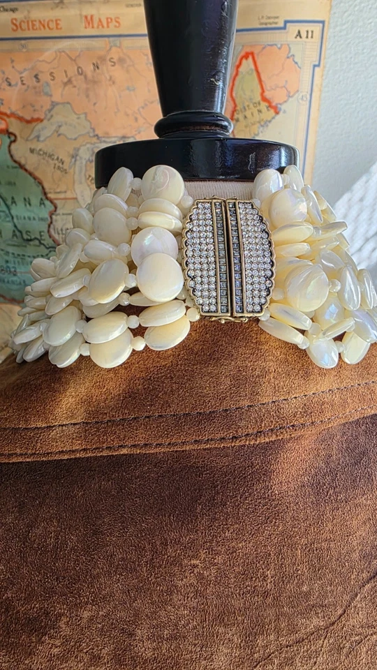 Collar babero vintage Heidi Daus madreperla estrás cierre magnético MOP Foto 3 de 4