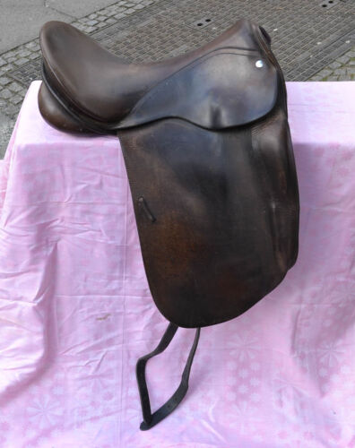 Sattel Pferdesattel Leder Albert Hock Sattelmacher Dressur Springreiten