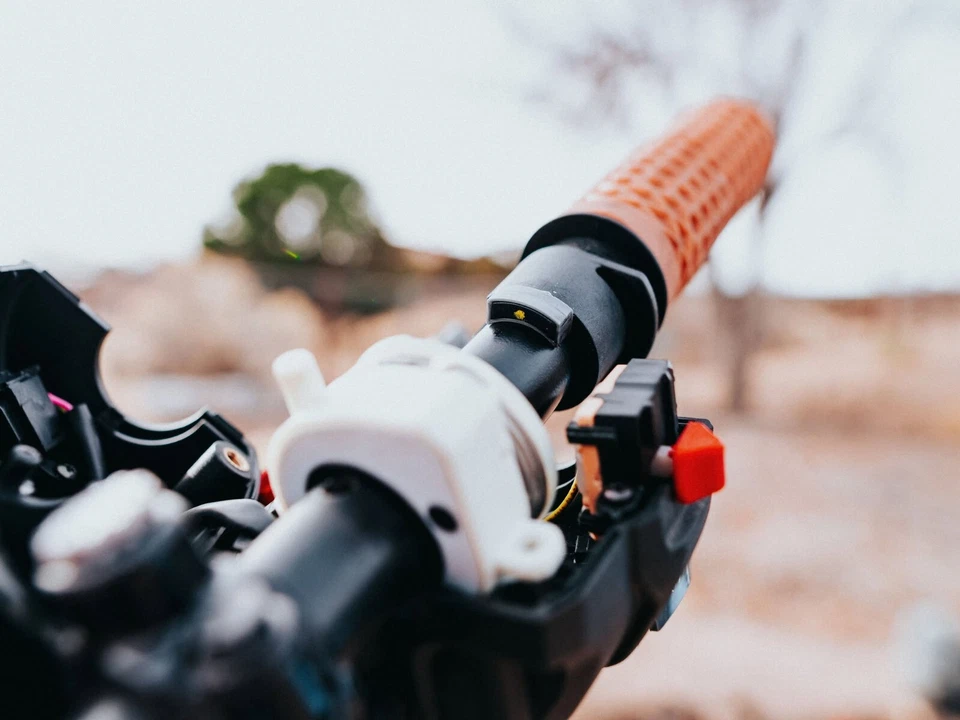 Triumph Scrambler 400x & Speed 400 Throttle Spacer - Image 2 of 4