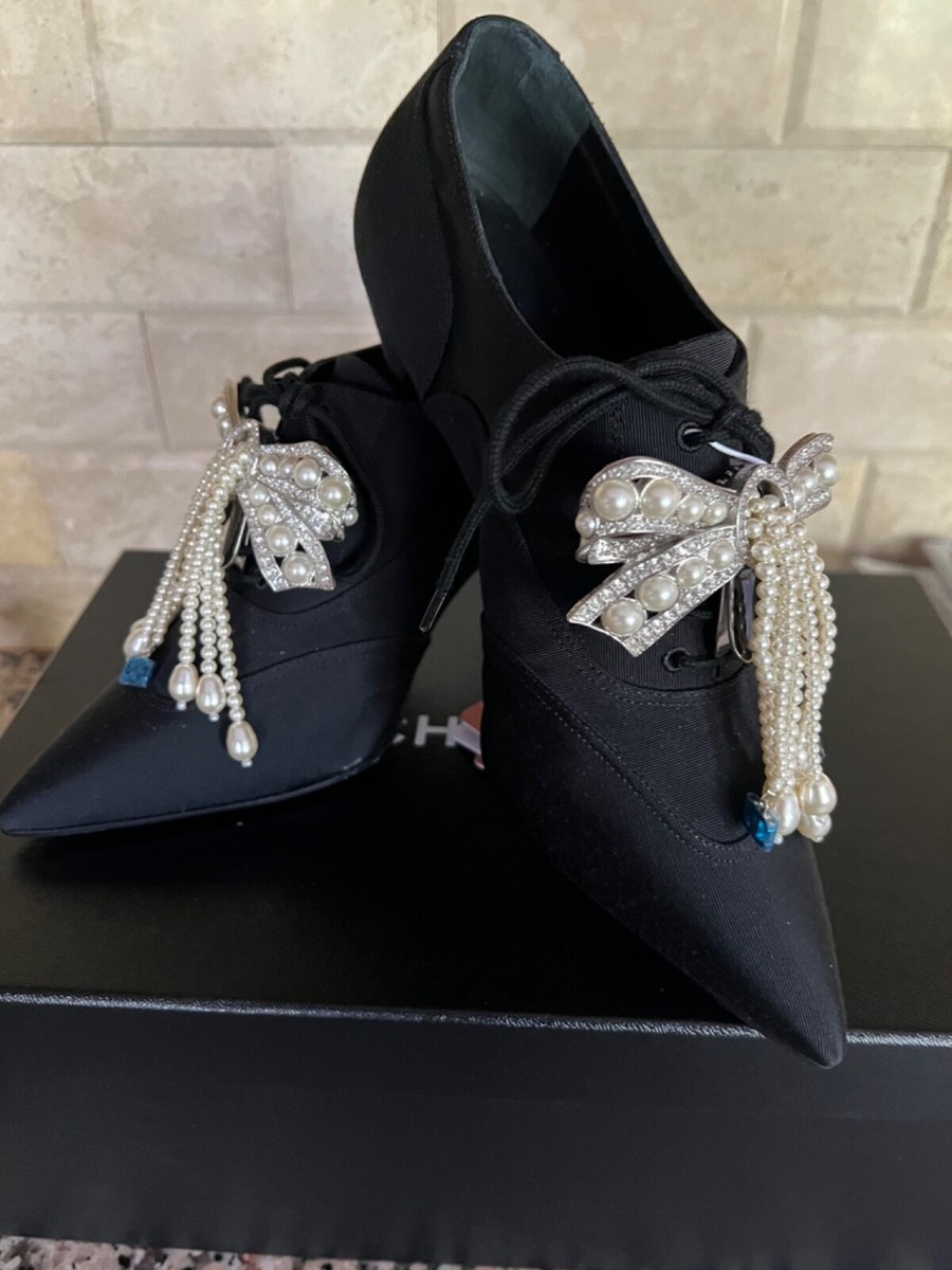 CHANEL PRE-FALL 2018A BLACK BOOTIES CC PEARL JEWELED BOW IT37.5 | eBay