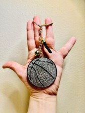 GLAMMY BASKETBALL KEYCHAIN SILVER/GOLD. UNIQUE GIFT. GLITTER AND FANCY CHARM