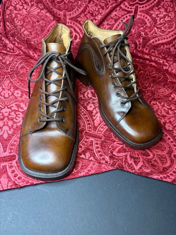 Men’s Italian dress boot, size 11, rare Oikos Uomo brand used leather