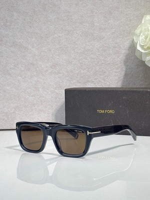 TOM FORD Style Unisex Sunglasses - MODEL：FT1327 - SIZE:52 22-145