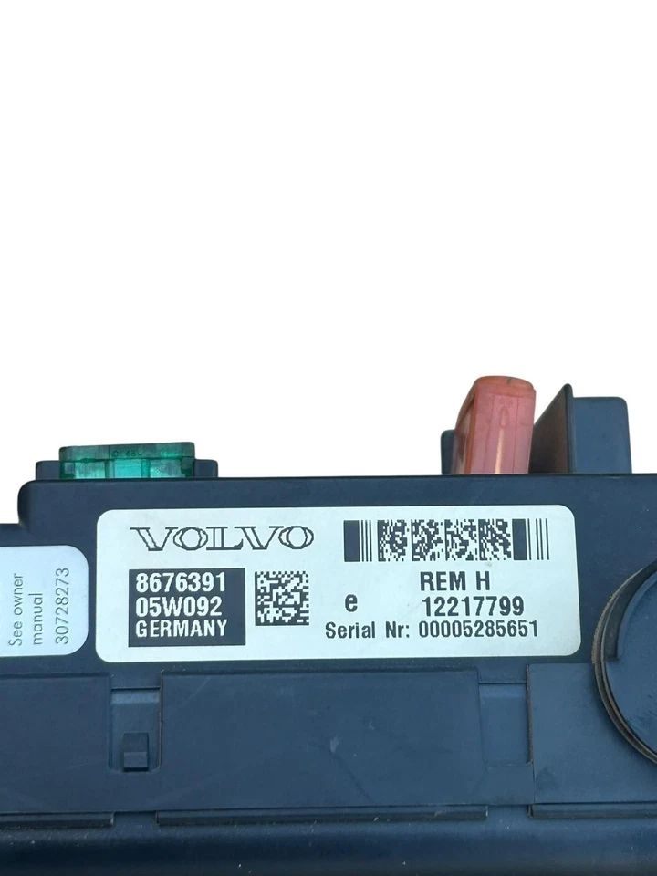 Body computer Volvo XC90 2400 D5 2002/2007  12217799 - Immagine 4 di 4