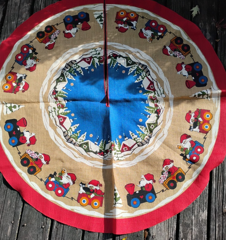 Vtg Scandanavian Christmas Tree Skirt Burlap Tomtes Signed
