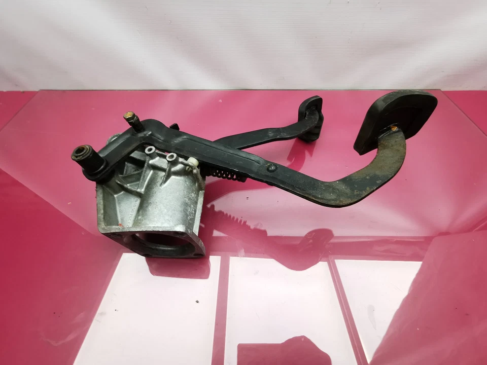 Pedales de freno de embrague Mercedes Benz W123 W126 300D 240D 230E 230CE TD Foto 4 de 4