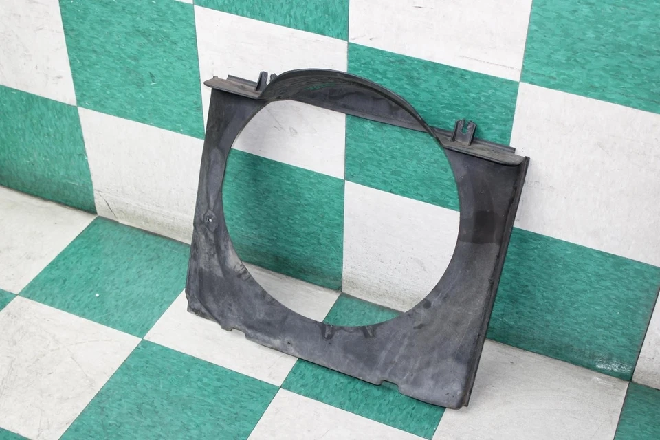 93-98 GRAND CHEROKEE 4.0L Motor Enigne Cooling Fan Shroud Unit Factory OEM - Image 2 of 4