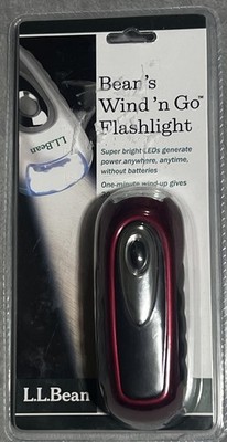 L.L.Bean Bear s Wind  n Go Flashlight Hand Crank LED No Batteries Required NOS
