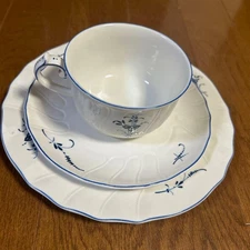 Villeroy & Boch cup and saucer, cake plate