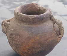 Pre-Columbian Pottery Vessel /Olla with a Frog and a Lizzard Handles - Beatuful