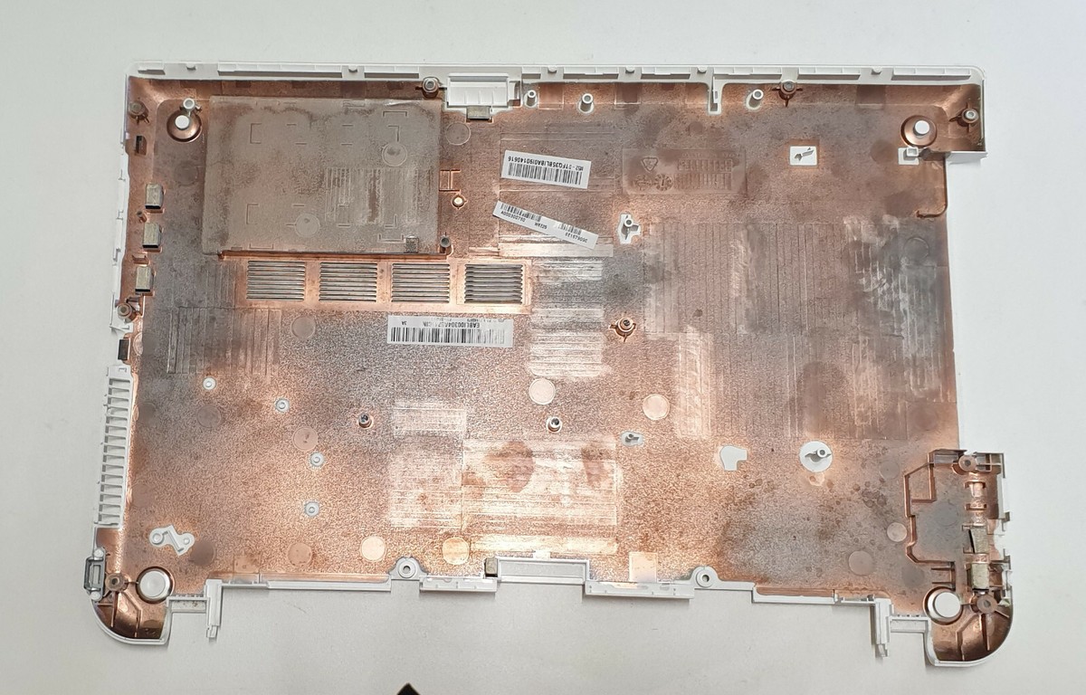 Pièces Pour PC Portable Toshiba Satellite L50-B-1F - Plasturgie Inférieur Et Repose-poignet