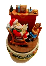Enchanted Forest Polystone Figurine Music Box Santa Claus Coming Town Storytime