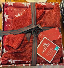Ardour 2 piece gift set Print Sherpa Throw 50 X 60" W Bonus sock Red