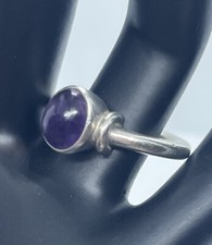 Sterling silver ring with oval purple amethyst stone vintage