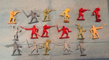 17 Plastic Pirate Figures In A Variety Of Different Poses See The Pictures 