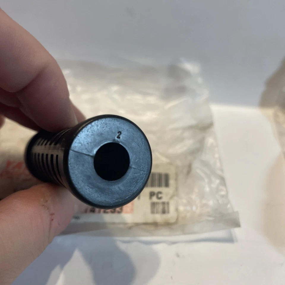 Yamaha YZ DT MX IT RD YA XS TY TX 1962-82 cubierta de palanca de patada como nuevo OEM 156-15618-01 Foto 2 de 4