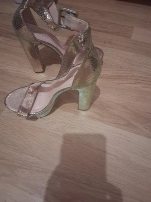 Chaussure femme soirées - Photo 1/3